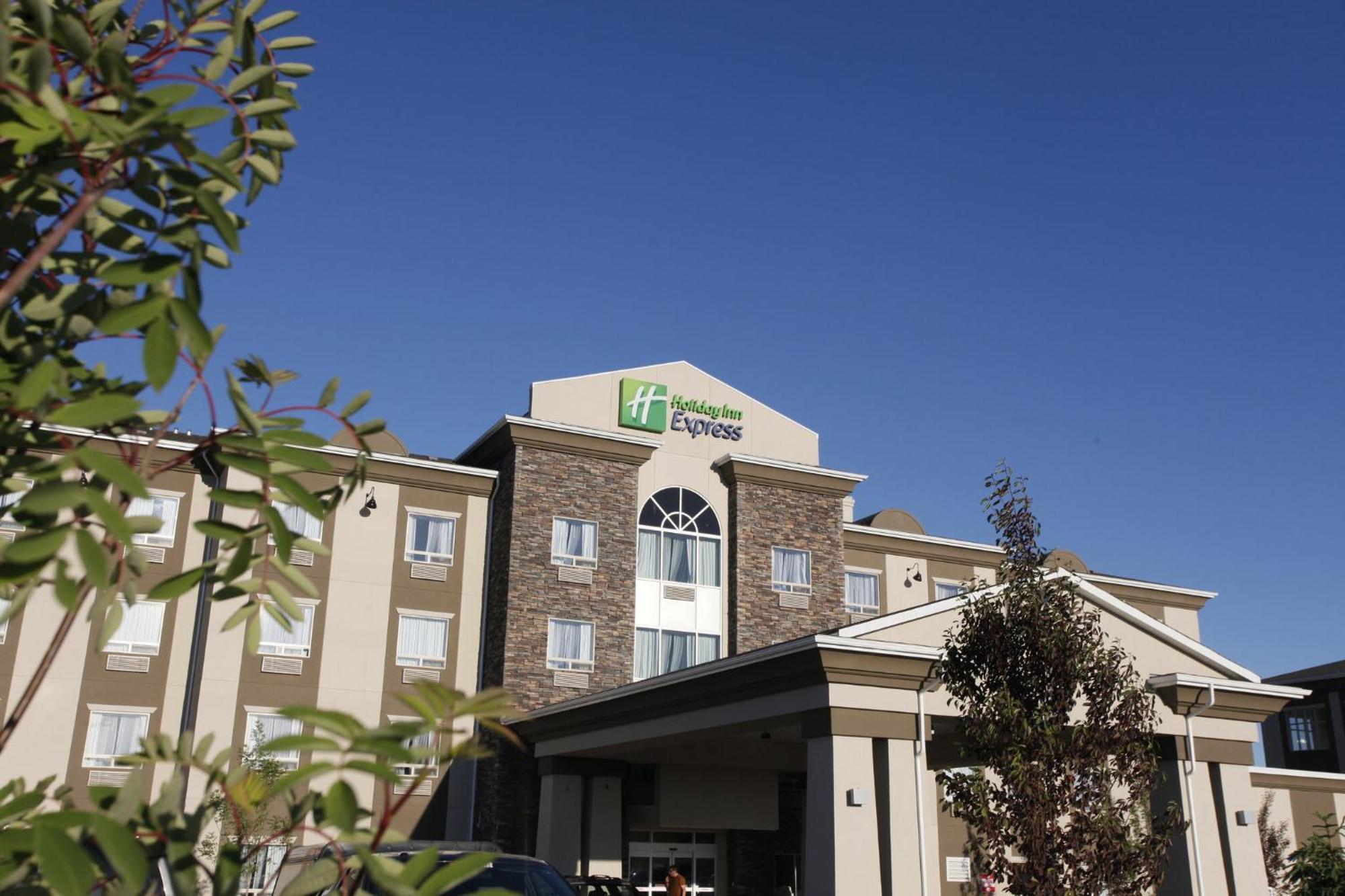 Holiday Inn Express Fort St John By Ihg Fort St. John Exterior foto