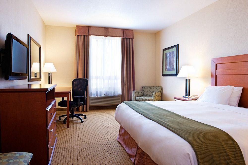 Holiday Inn Express Fort St John By Ihg Fort St. John Exterior foto