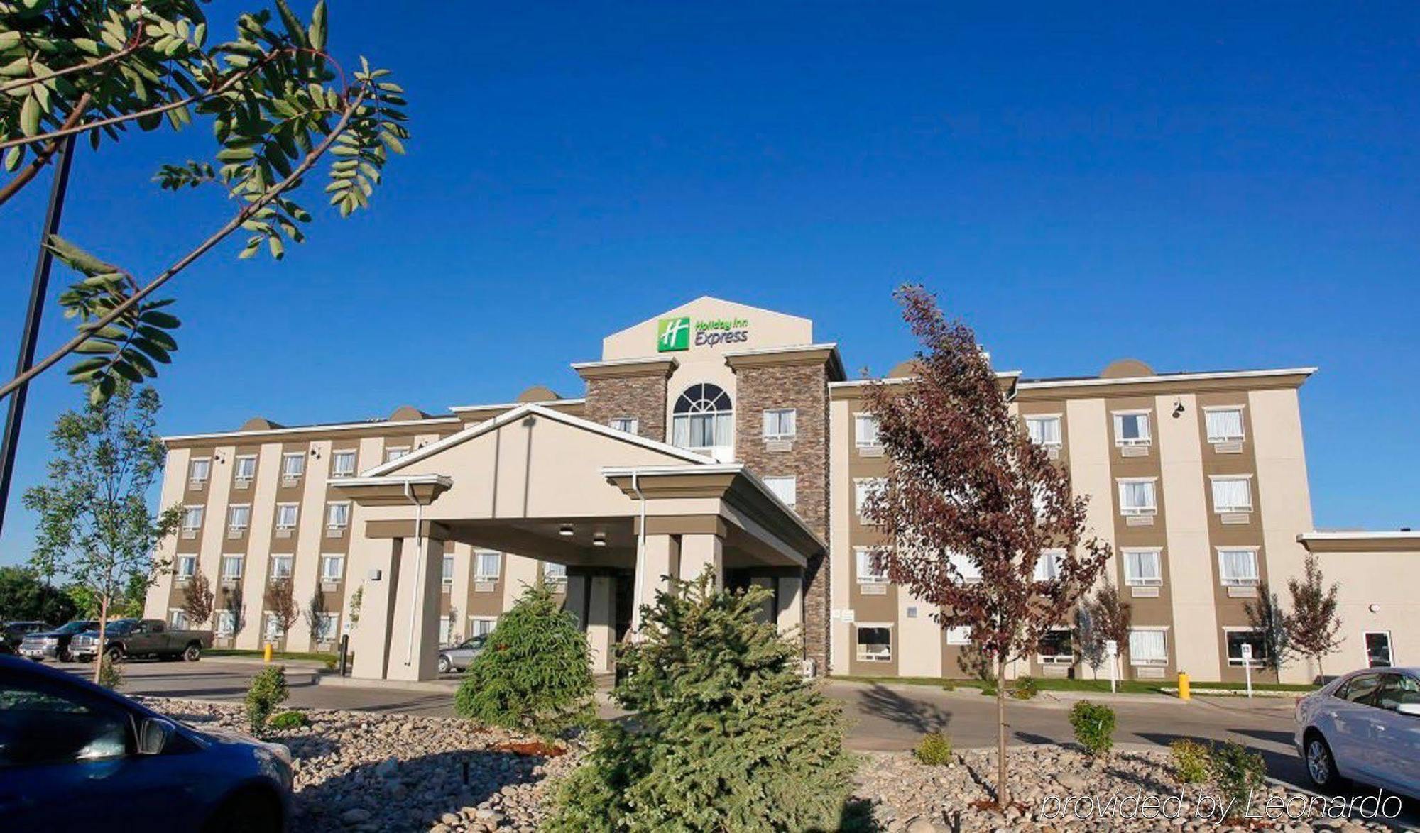 Holiday Inn Express Fort St John By Ihg Fort St. John Exterior foto