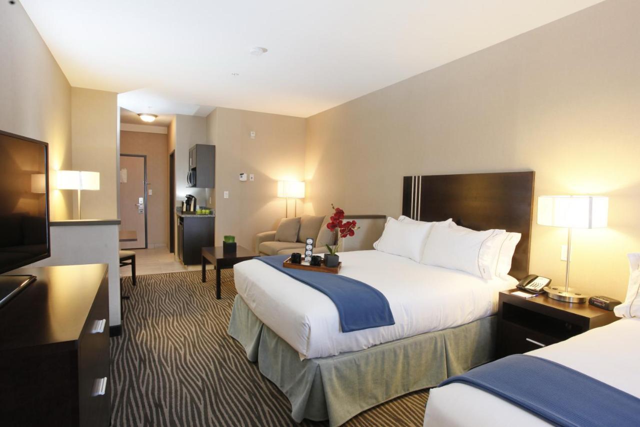 Holiday Inn Express Fort St John By Ihg Fort St. John Exterior foto